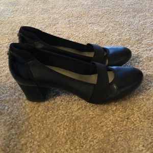 Like New- Mary Jane style heels- 10